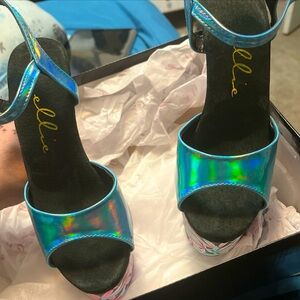 Super cute sexy, stilettos 6 inch heels great for dancing modeling